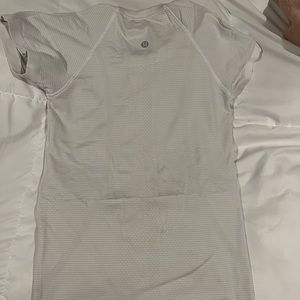 Lululemon swiftly tech short sleeve